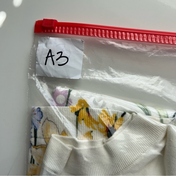 Talbots Cream Floral Print Knit Blouse- size 1X - Picture 11 of 11